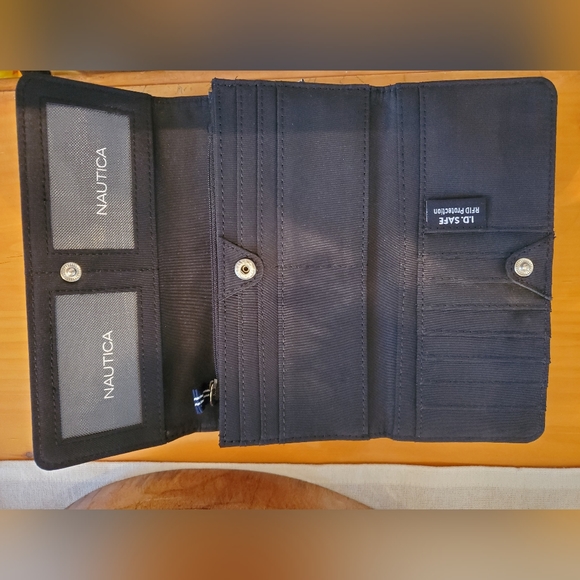 Nautica NWT Women’s RFID Trifold Wallet Black + White + Tan - Picture 5 of 10